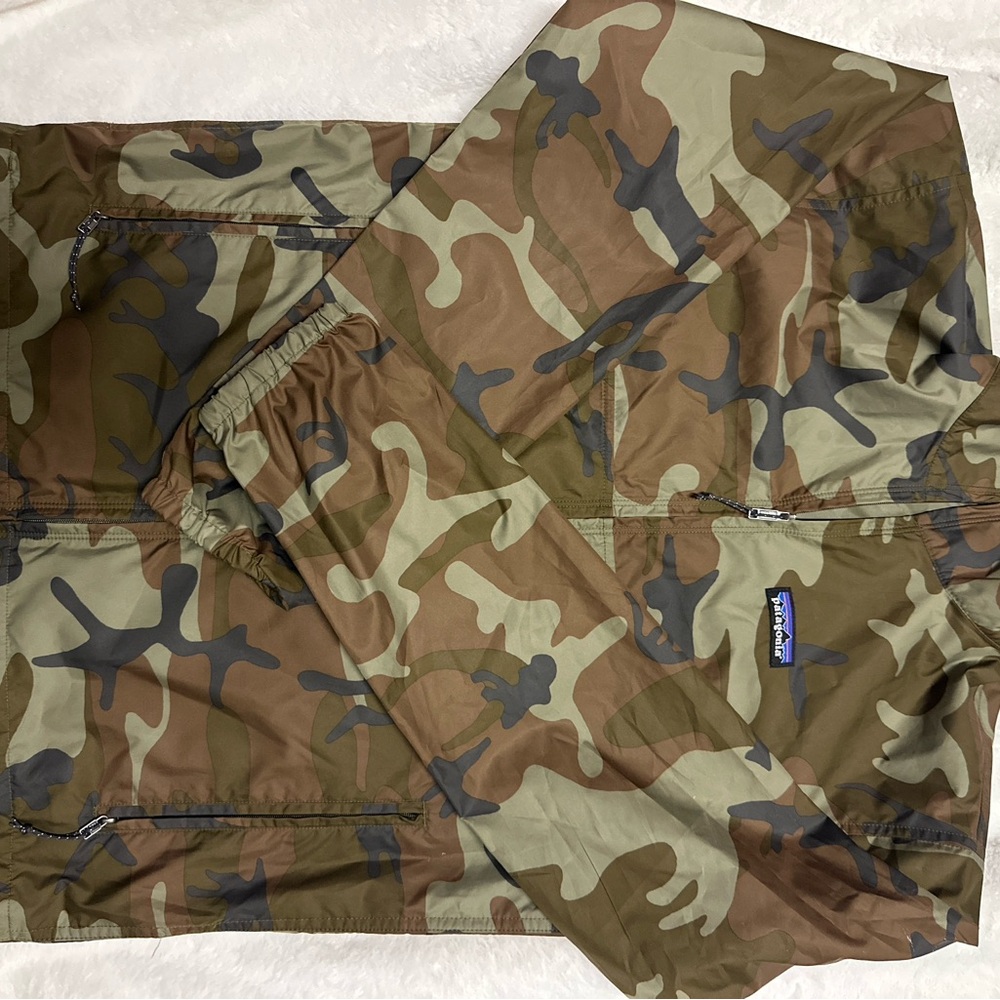 Patagonia Men's Green and Brown Cargo Shorts